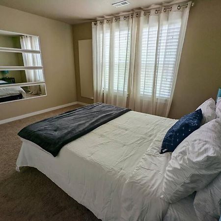 Spacious 3-Bedroom Home With Outdoor Space Eugene Bagian luar foto