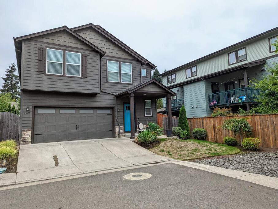 Spacious 3-Bedroom Home With Outdoor Space Eugene Bagian luar foto