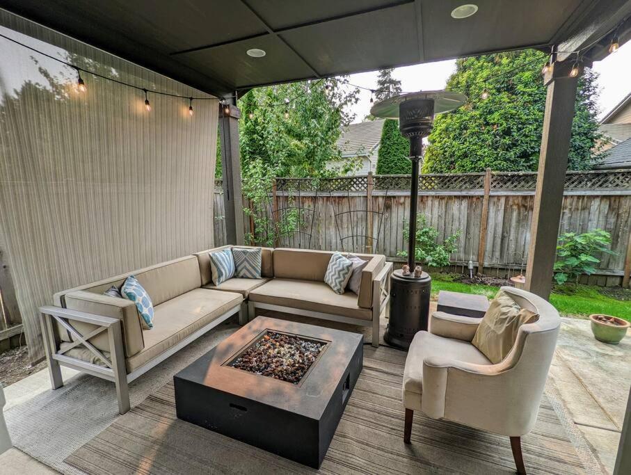 Spacious 3-Bedroom Home With Outdoor Space Eugene Bagian luar foto