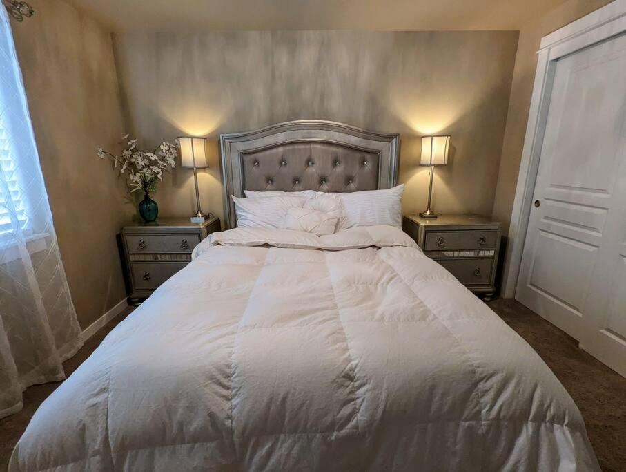Spacious 3-Bedroom Home With Outdoor Space Eugene Bagian luar foto