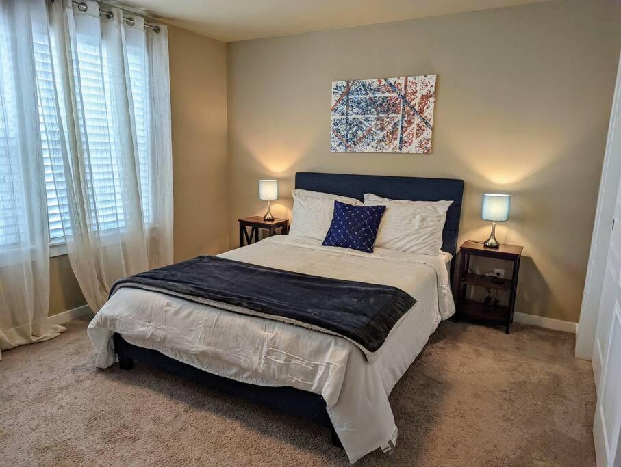 Spacious 3-Bedroom Home With Outdoor Space Eugene Bagian luar foto